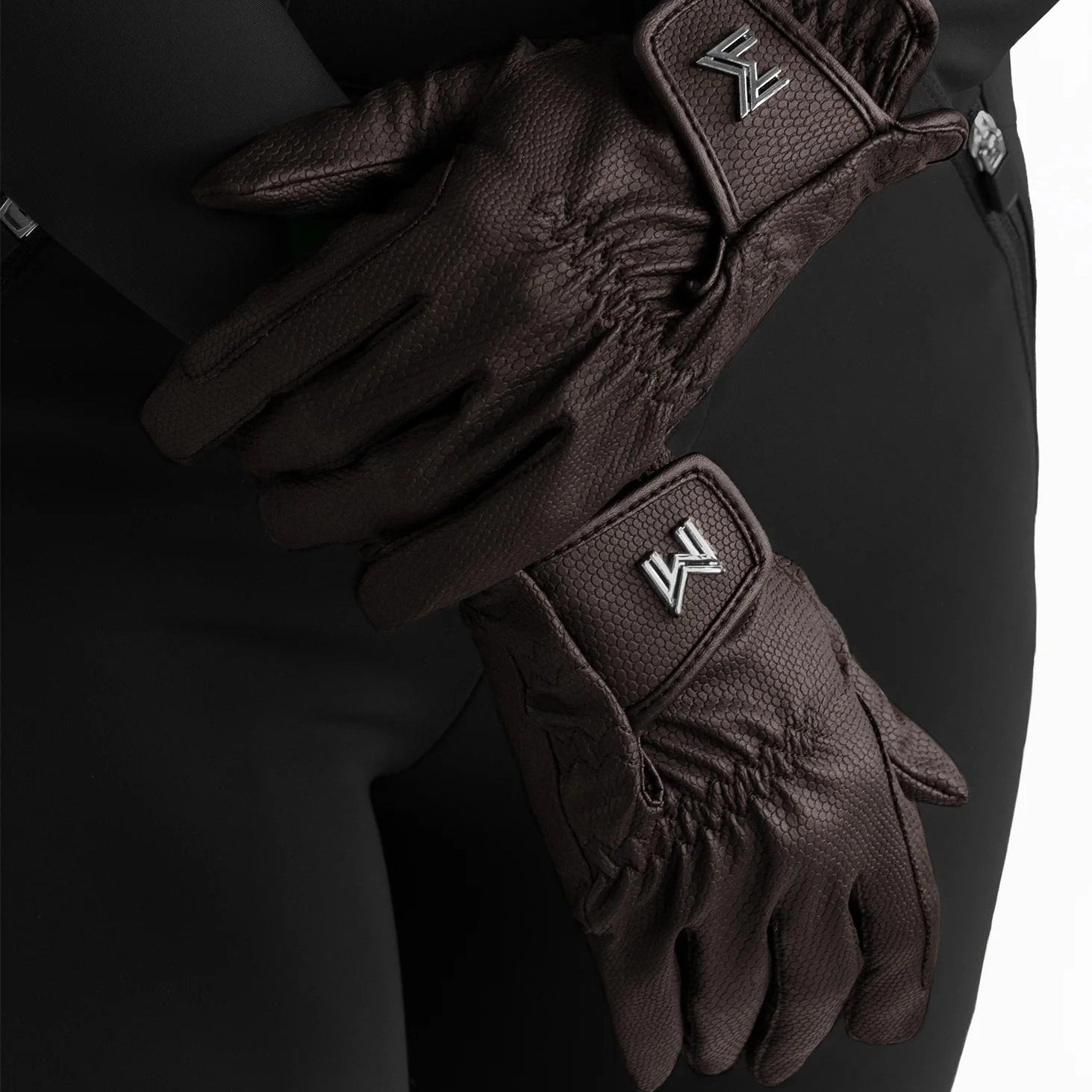 Maximilian Emblem Riding Gloves, brown
