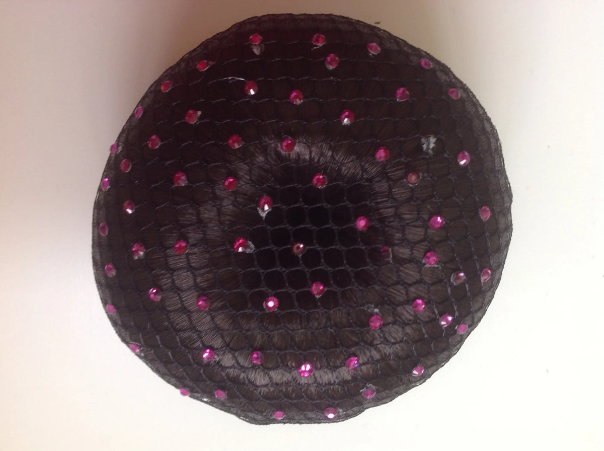 Zafina finom szövésű fekete kontyháló – Swarovski kristállyal és gyönggyel, pink