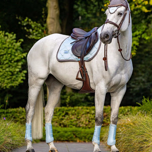 Equestrian Stockholm ugró nyeregalátét, ice blue pearl