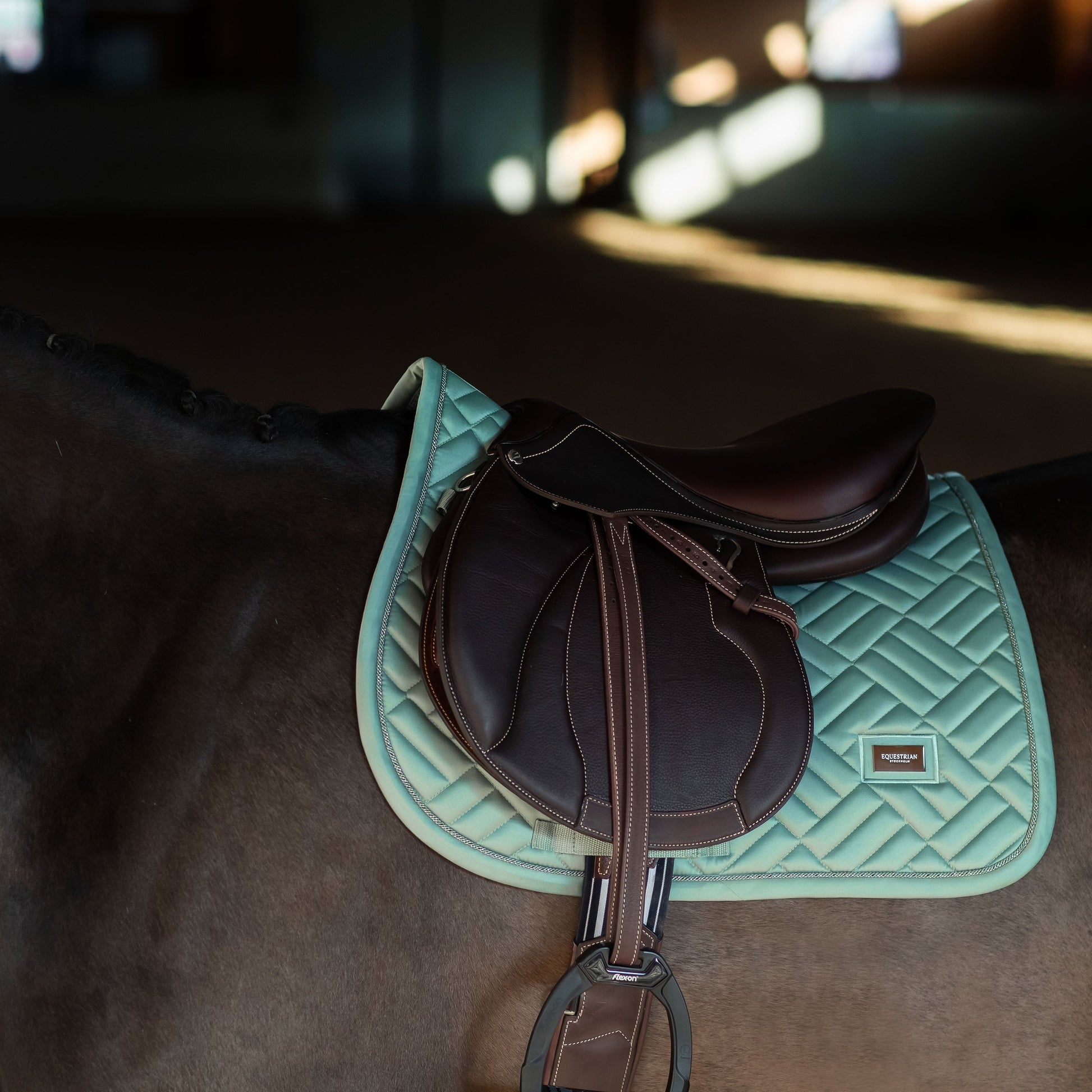 Equestrian Stockholm Modern Mint Ugró Nyeregalátét
